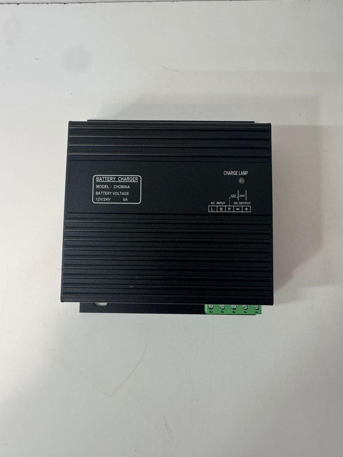 MANTENEDOR DE BATERIA 6-A DUAL 12/24 V PARA GENERADORES