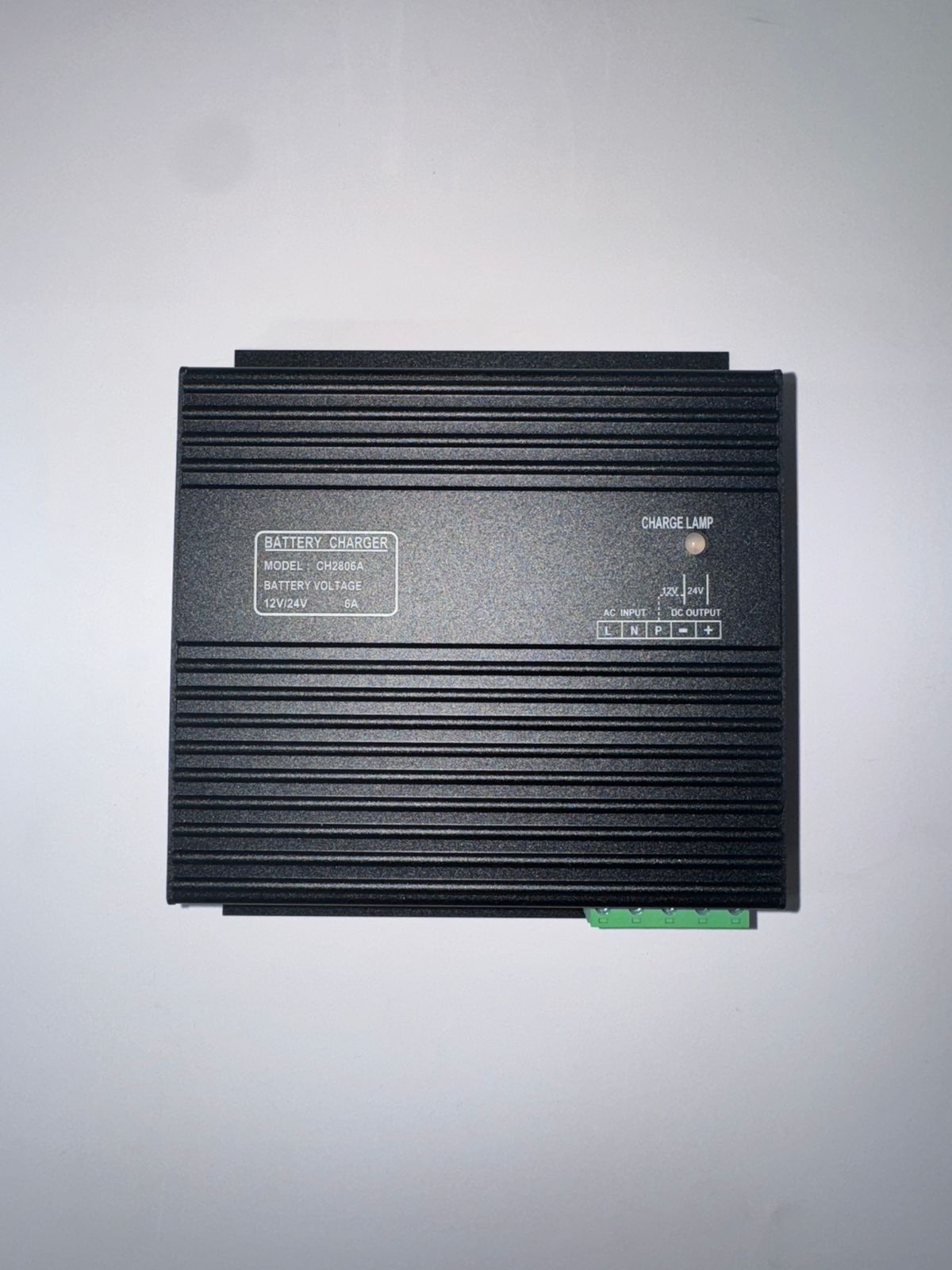 MANTENEDOR DE BATERIA 6-A DUAL 12/24 V PARA GENERADORES